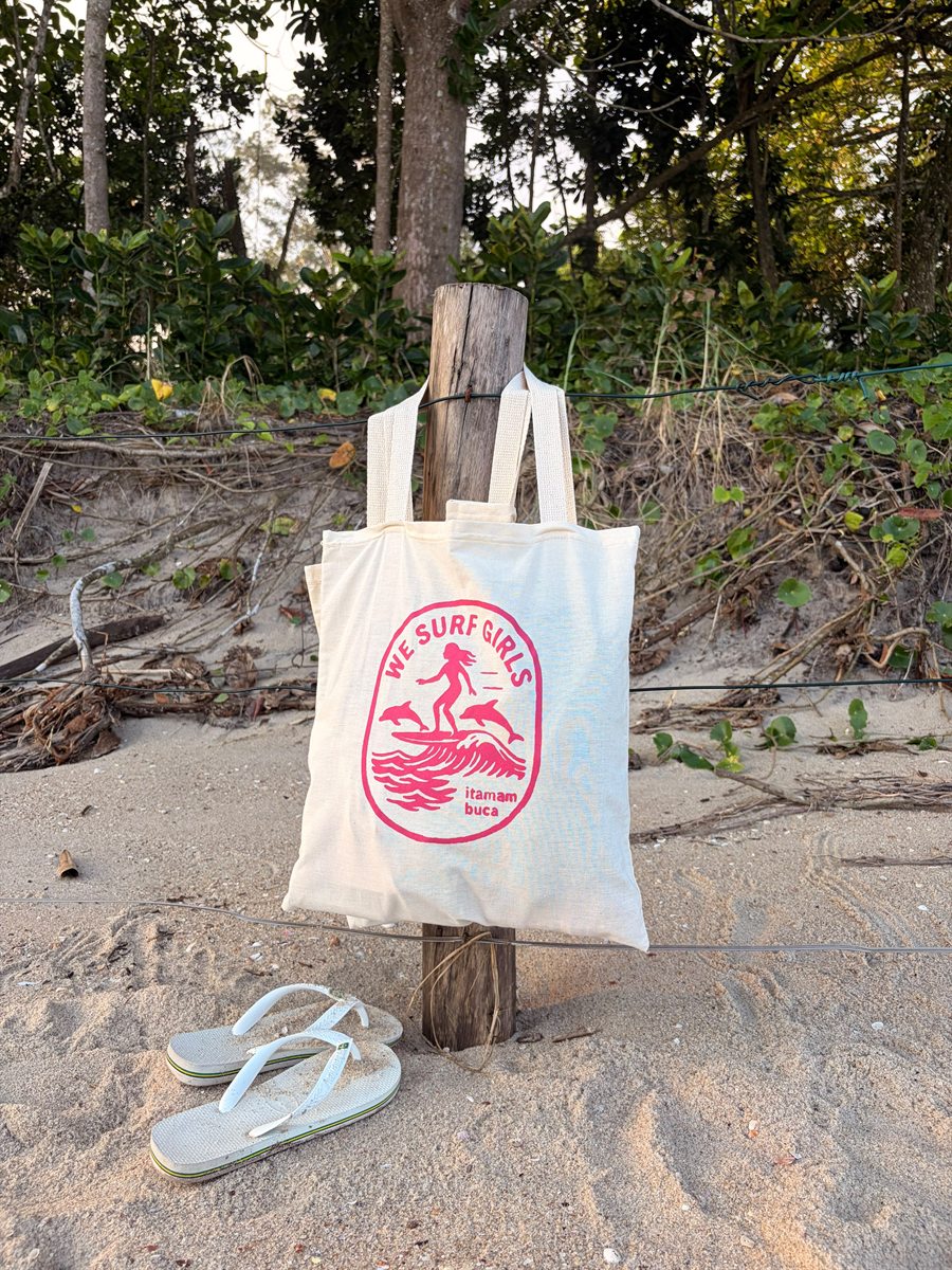 Ecobag da We Surf Girls na areia